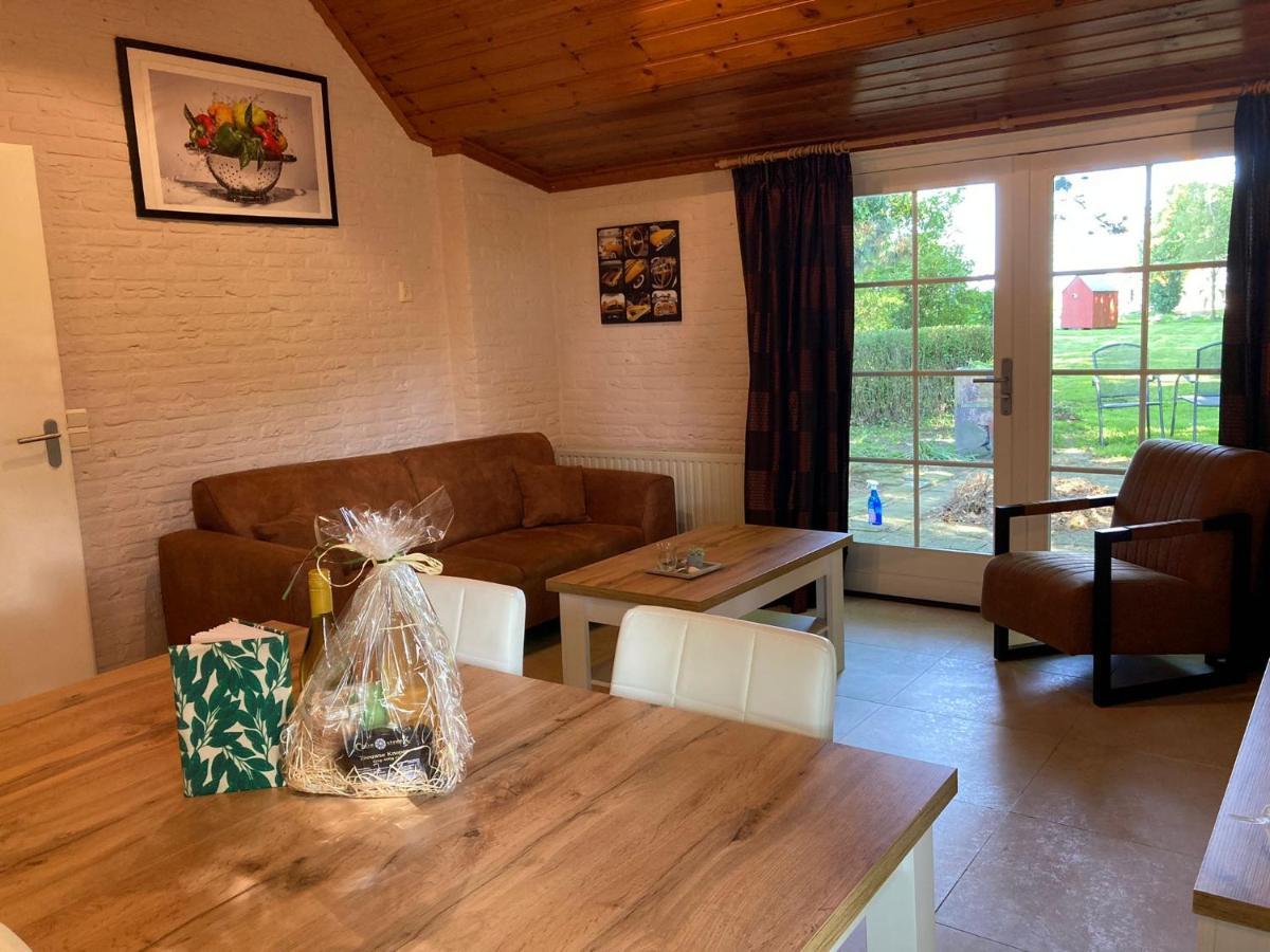 Het Karnhuis Schoondijke Esterno foto